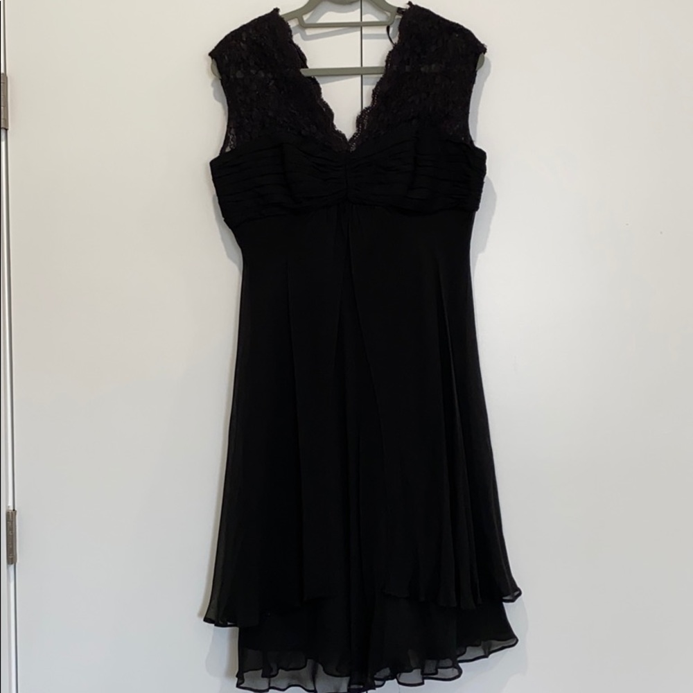 Donna Ricco dress lace